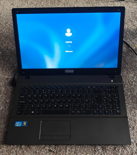 Clevo w550su stone nt310 i5 - clevo,