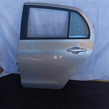 670040D110 Porta post. SX