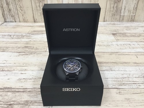 Molto buono orologio uomo - [molto,