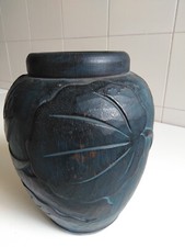 Vaso etnico in legno scuro