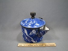 Antico piccolo bollitore