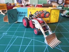 CORGI - TRATTORE MASSEY