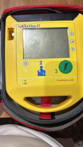 Defibrillatore semiautomatico