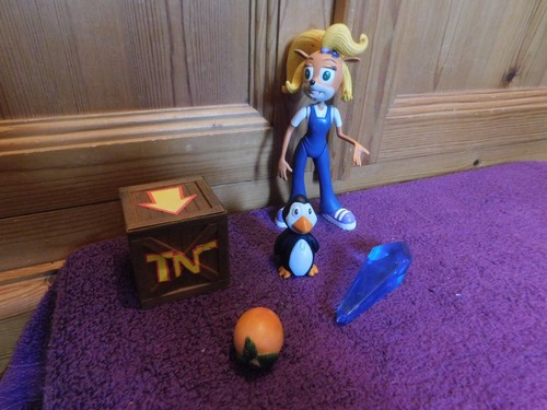 Figurina crash bandicoot - crash,