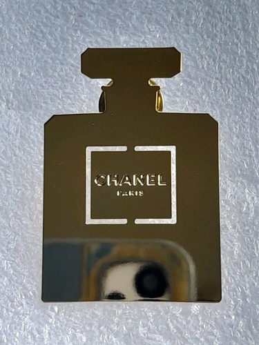Pin grand chanel - pin's, doré
