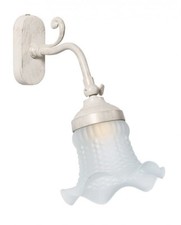 Applique in ottone decapato con paralume in vetro satinato bianco bagno a LED