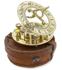 Bussola meridiana in cassa di