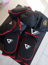 MMA MUAY THAI KICK BOXING ATTREZZATURA PROTEZIONI TG. L USATA LEONE VANDAL