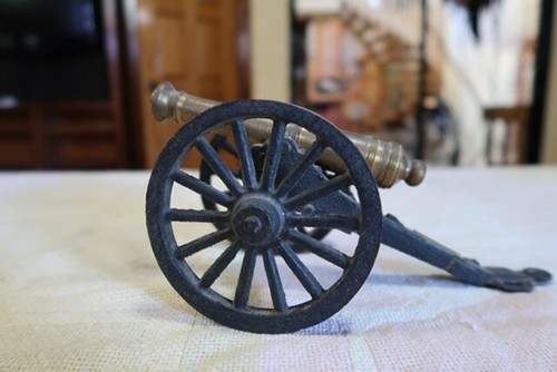 Espositore cannone