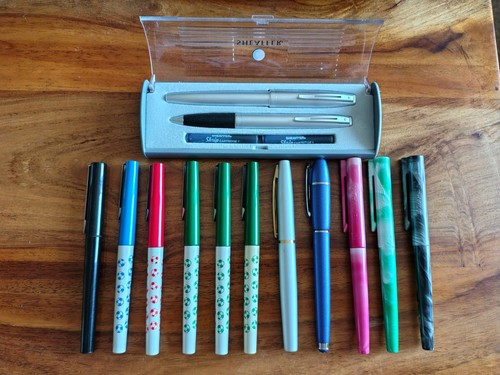 Mixed job lot fountain pens - of,