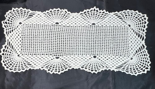 Centrino vintage bianco