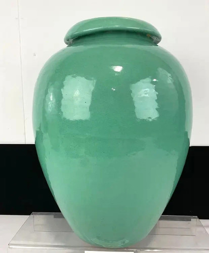 Grande antico vaso ovoidale