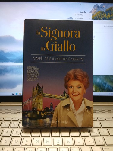 Signora giallo caffè - signora,