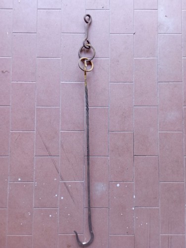 Antica catena con gancio per