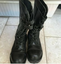 Anfibi  donna red black n 36 nero ottime condizioni, usati pochissimo