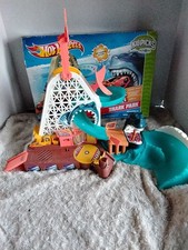 Hot Wheels Shark Park Play Set