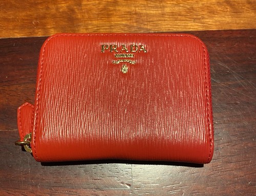 Prada card and - , coin