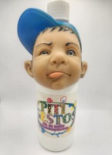 Testa di bambino in gomma con cappello blu, biberon in plastica, Spagna, Piti Gestos, Joimy