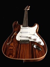 Chitarra elettrica Semi-Hollow