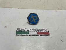 LOGO EMBLEMA SCUDO ANTERIORE PIAGGIO LIBERTY 50 2 TEMPI 1997-2005 (NR916)