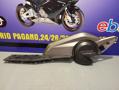 Pedana poggiapiedi più scocca