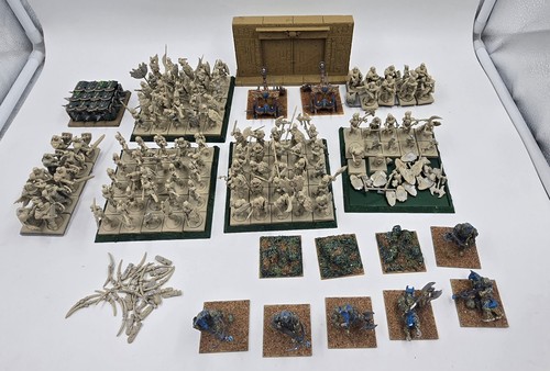 Scheletro impero della - della, polvere