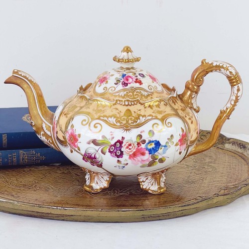 Una teiera kintsugi - teiera,