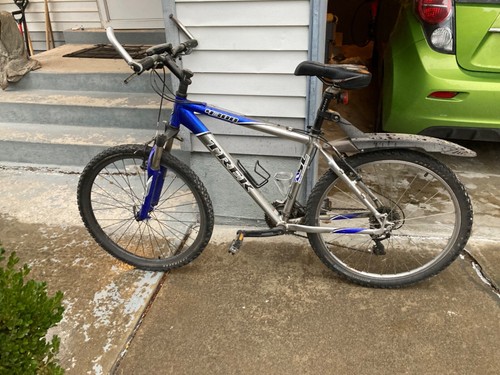 Trek 4300 used - used, blue