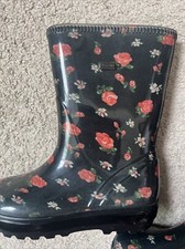 Dolce and gabbana girl Roses