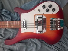 Rickenbacker 4001 -  V63 