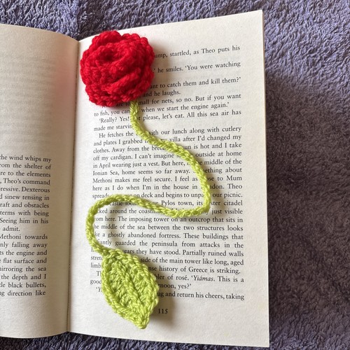 Crocheted bookmark red rose - red,