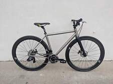 Bici da strada/ghiaiaiaia in titanio Lynskey, extra piccola 49 cm, assi rosse SRAM