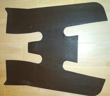 TAPPETINO PEDANA VESPA T5 125 IN GOMMA COLORE NERO 55574