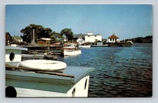 Barche da pesca sul canale di