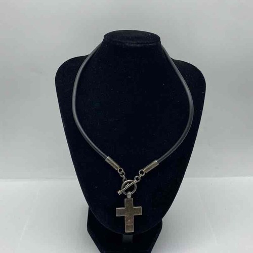 Collana con ciondolo croce - , in