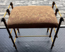 Sgabello Mid-Century italiano in ferro dorato finto bambù con seduta imbottita rettangolare