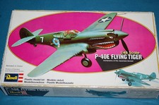 Revell 0030 - P-40E Flying