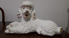 Scultura vintage Cane barboncino in porcellana bianco lucido con  placcature oro