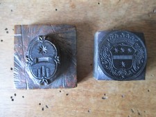 DUE ANTICHI STAMPI TIMBRI SIGILLI STEMMI SCUDI NOBILIARI LEGNO INCISO EPOCA 1800