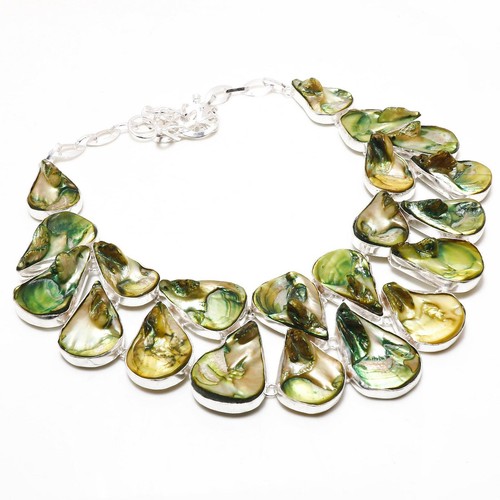 Collana con pietre preziose