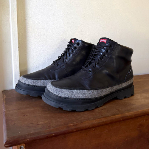 Stivaletti chukka stringati