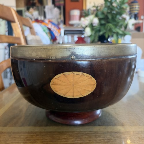 Antica ciotola legno con - legno,