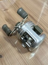 Mulinello Shimano 92 Calcutta 100 Baitcast mano destra