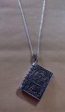 Collana Sterling Apertura Sacra Bibbia Girando Pagine Rivelando La Preghiera del Signore