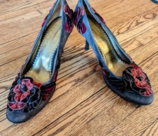 Bcbg Maxazria Taupe Suede Pumps Orange/Brn Velvet Flowers 8B