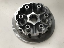 UNE NOIX D EMBRAYAGE POUR MOTO