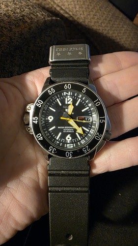 Seiko sports men black - 5,