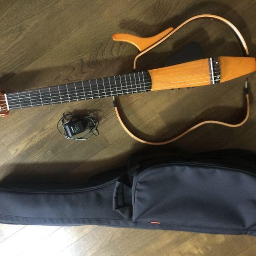 Chitarra classica silenziosa