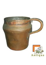 Antico boccale in rame