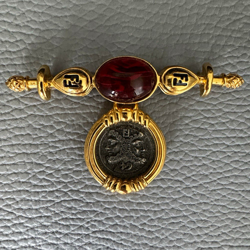 Fendi vintage signed logo - fendi,